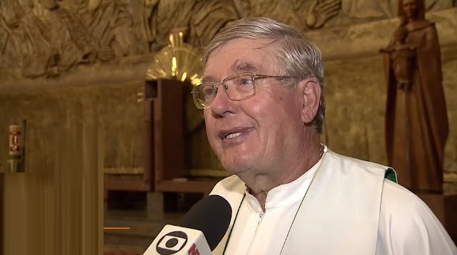 Padre é morto estrangulado durante assalto à igreja em Brasília