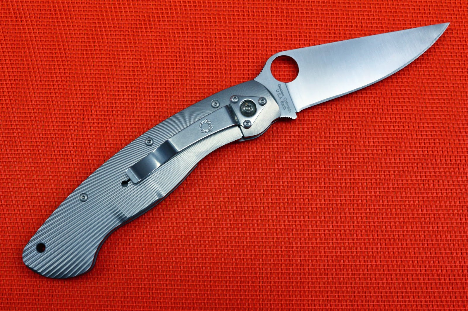 ARMAS BLANCAS 66 SPYDERCO MILITARY FLUTED TITANIUM C36TIFP