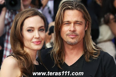 Angelina Jolie dan Brad Pitt Tampak Tegang Saat Bertemu