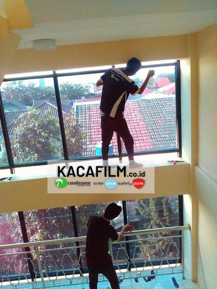 jasa pasang kaca film gedung di Taman Sari Jakarta Barat kualitas bagus!!