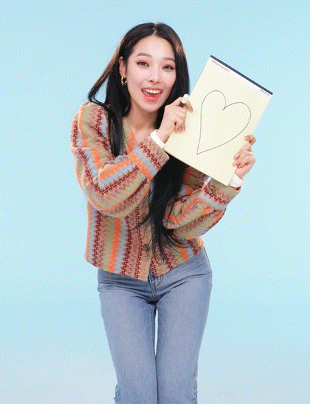 데뷔하고 처음 교복입었는데 분위기 완전 사학루등 | 인스티즈