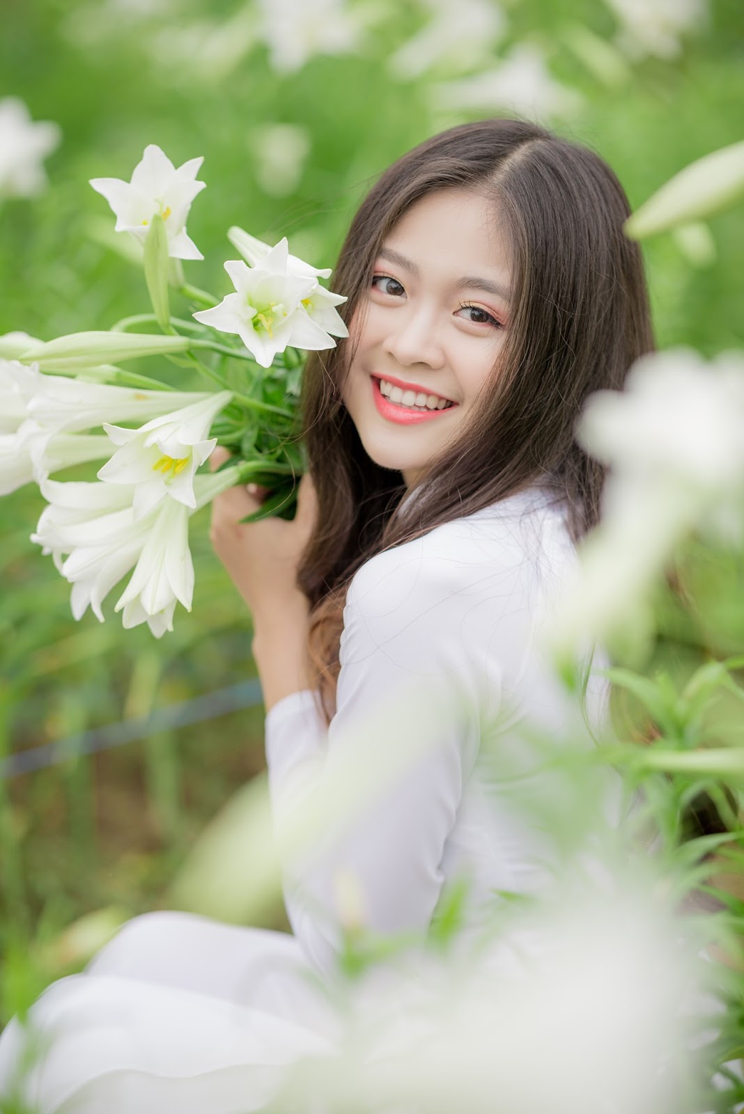 Vietnamese cute girl - Ao dai Vietnamese traditional dress