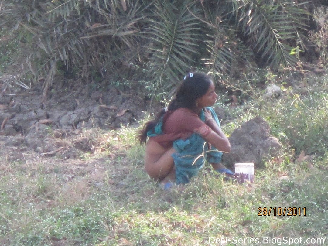 Peeing Village Big Ass Aunty - Mallu aunty pissing outdoor - Other - Porn videos