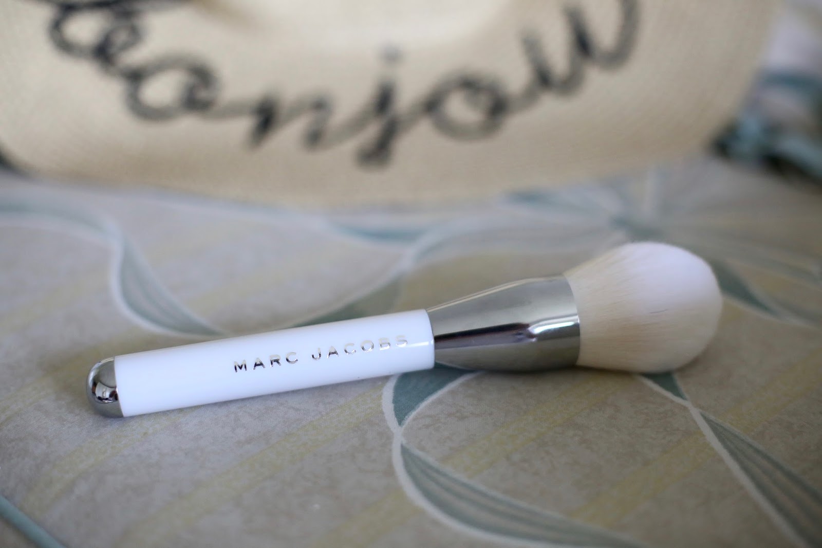marc Jacobs powder brush