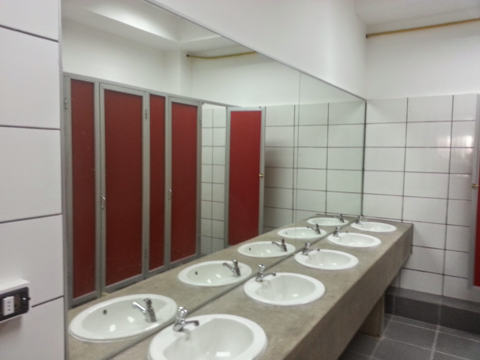 Taller de construccion ventanas y estructuras de aluminio: noviembre 2009