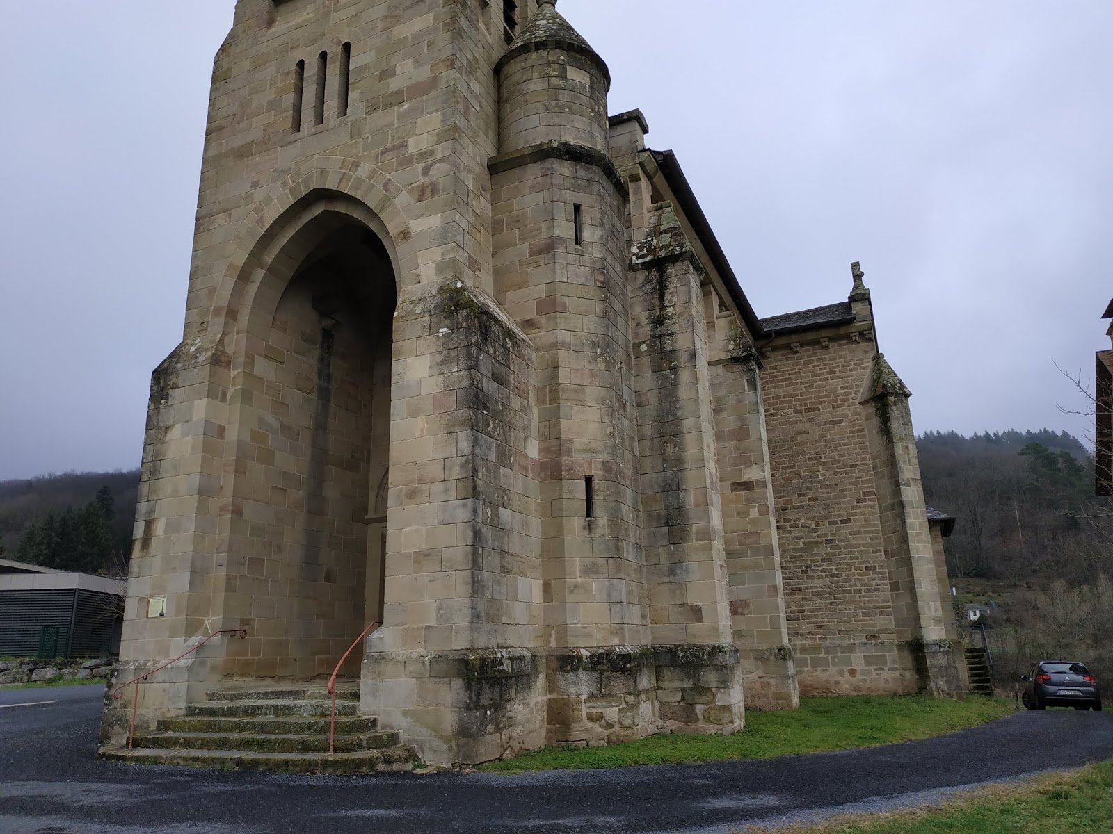 LA FRANCE DES EGLISES FRANCE OF CHURCHES TUDEILS
