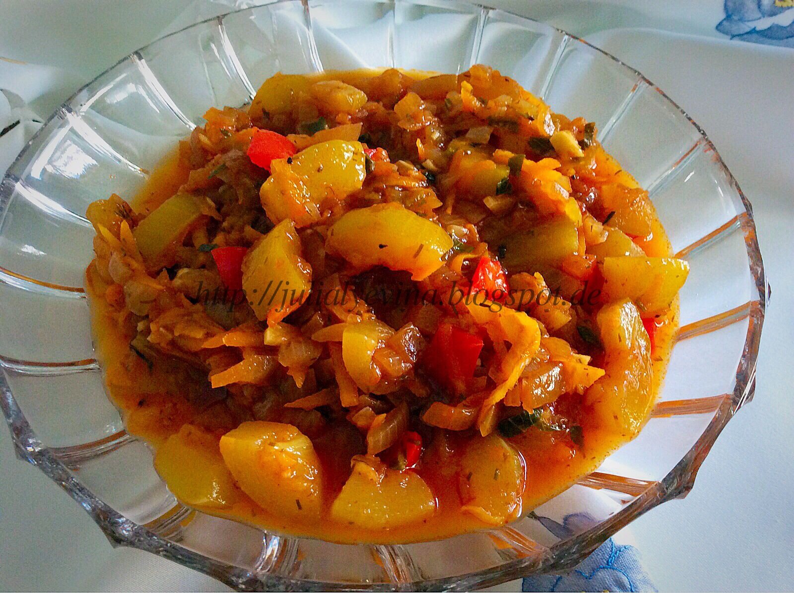 свинина с кабачками. говядина, тушеная с кабачком и овощами. тушеные кабачки. рецепты тушеных кабачков с мясом. говядина тушеная с кабачками.