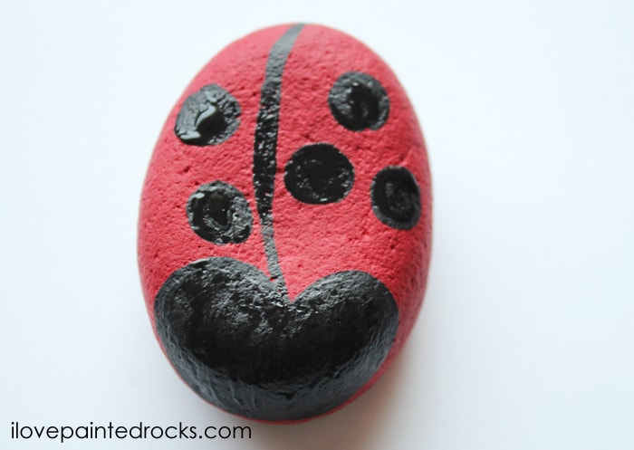 how to paint a ladybug rock