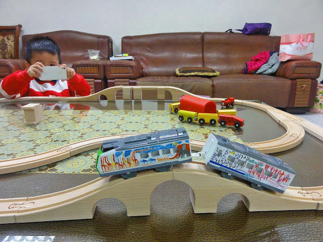 〔小火車〕Tomy Plarail 鐵道王國．旭山動物園號 + IKEA LILLABO 玩具火車組