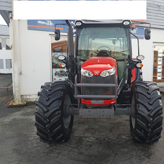 Tractor de granja  Massey Ferguson MF 4707, année 2017