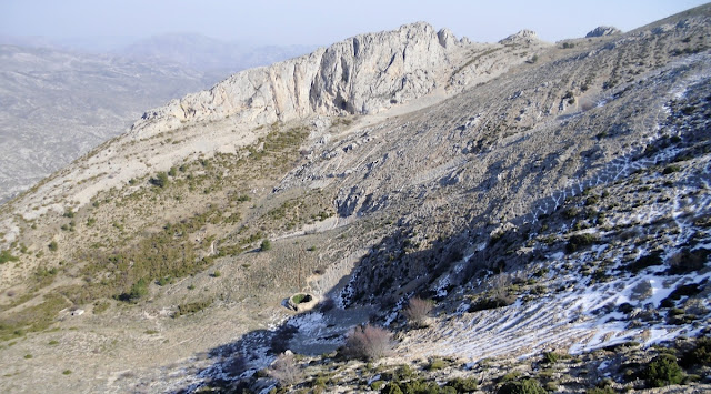 Clot del Noguer, nevera de la Font de Famorca, Serrella