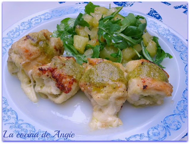 Roullades De Pollo Con Mozarella Y Pesto De Crackers
