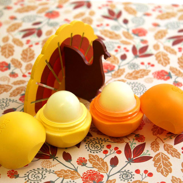 Marca de lip balm a EOS é processada por causar alergia em consumidoras A empresa fabricante do protetor labial da EOS, está sendo processada por provocar reações alérgicas nas consumidoras. As meninas que tiveram problemas