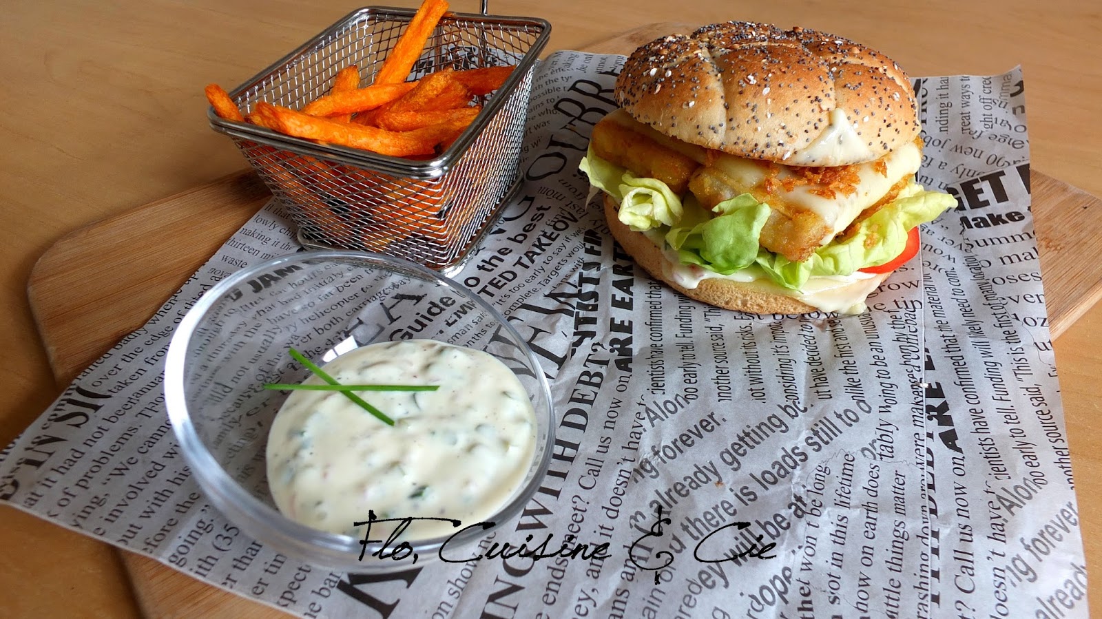 Flo, Cuisine & Cie. Burger au poisson pané, oignons frits sauce
