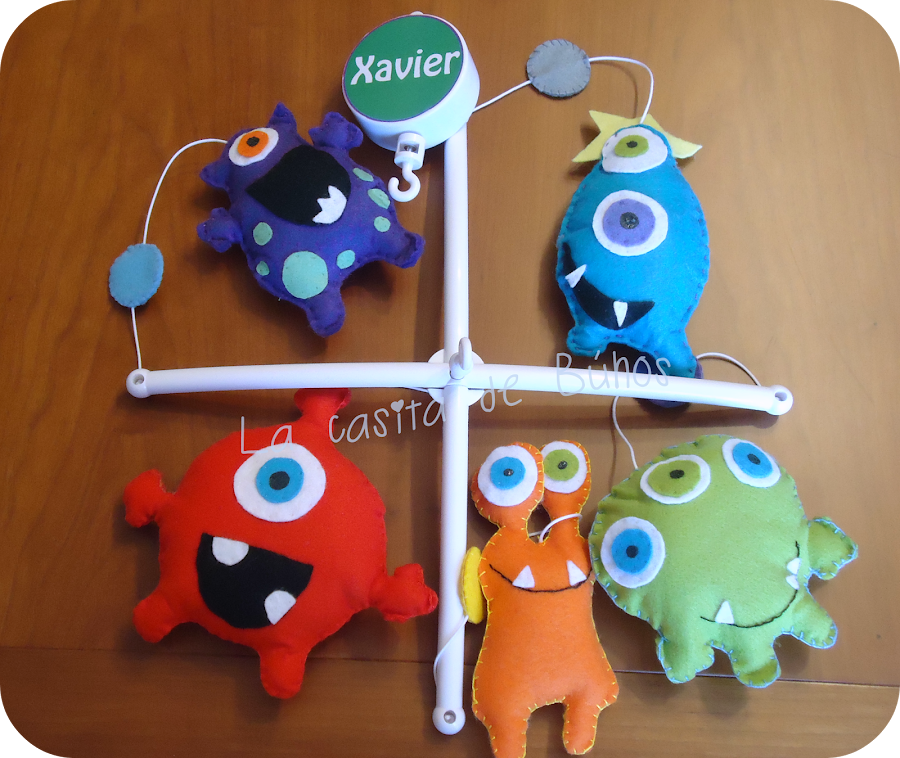 Móvil de cuna en fieltro Aliens - Crib felt mobile aliens