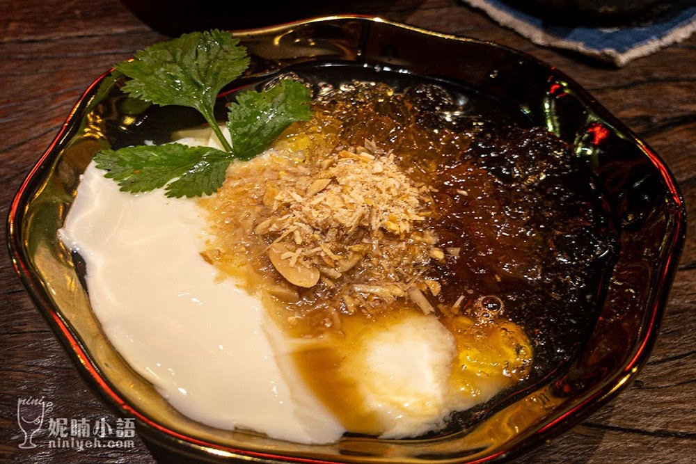 【台北大安美食】白水豆花(永康店)。宜蘭特產花生麥芽糖巧變香菜豆花