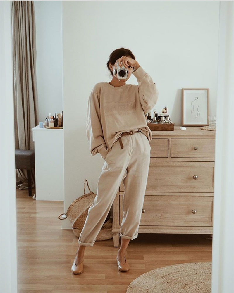 Style File | Mastering the Mirror Selfie: A Few Easy Tips