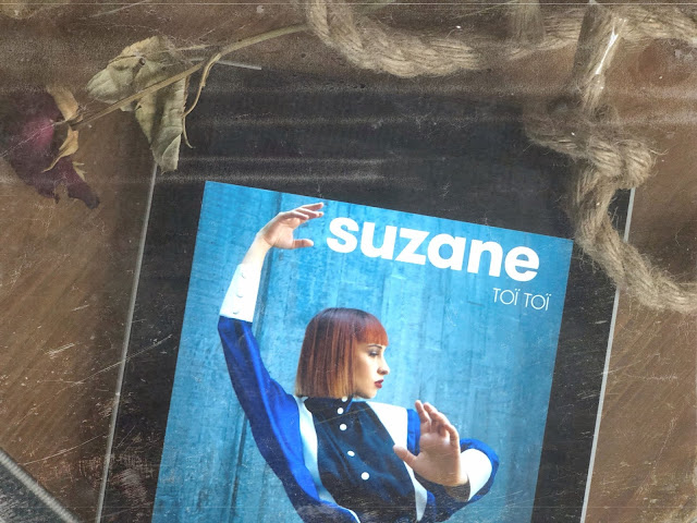Suzane présente son univers sur "Toï Toï"