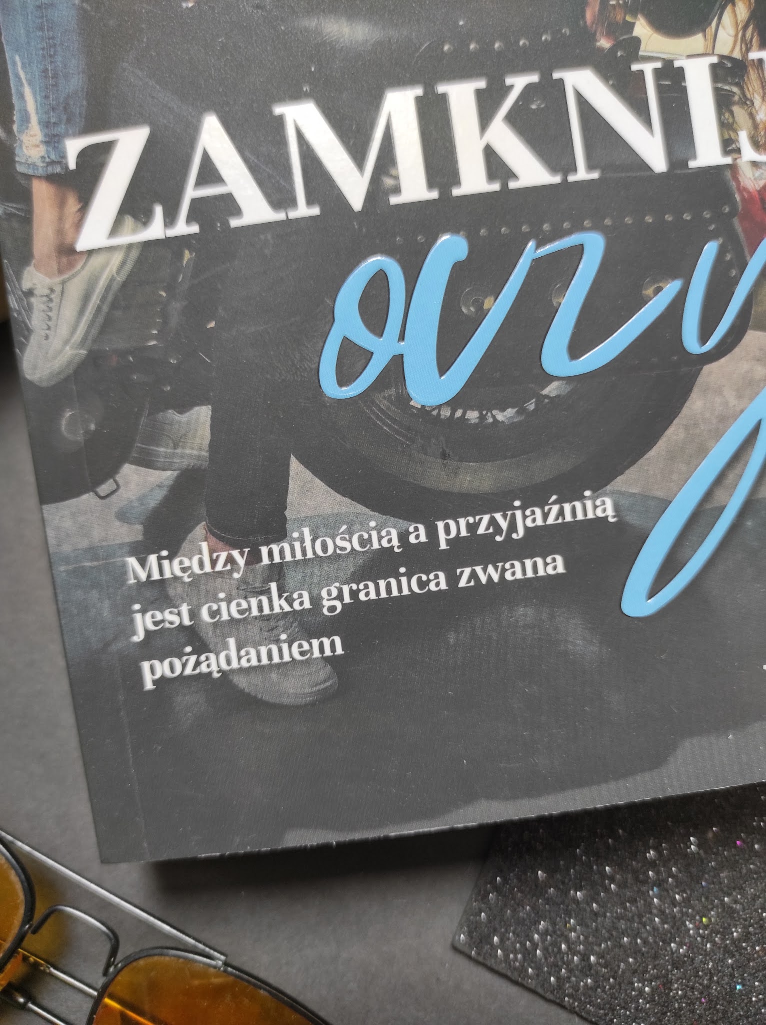 "Zamknij oczy" Nana Bekher - recenzja