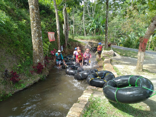 River Tubing Kali Pucung