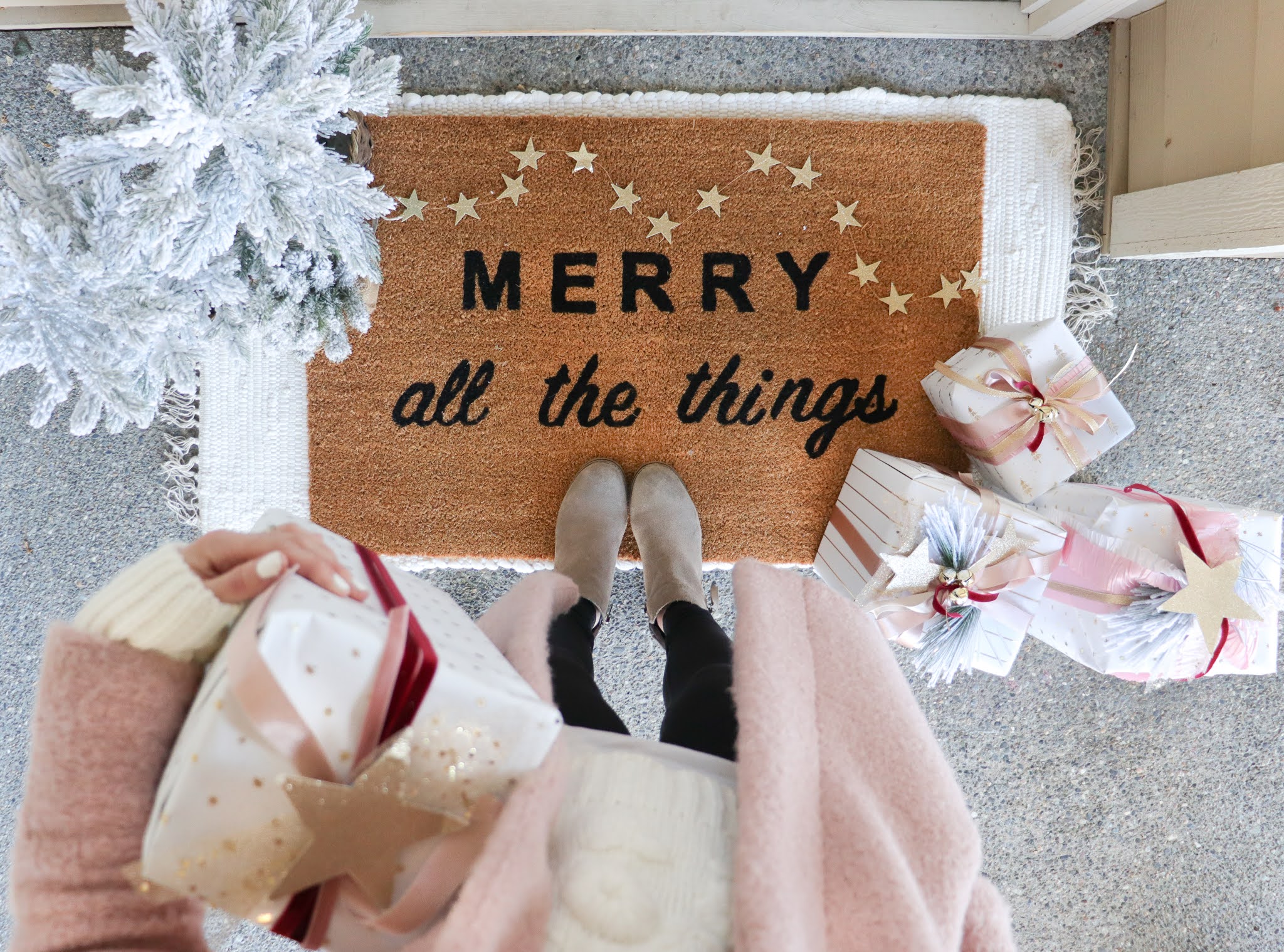 MAMA Jots DIY Christmas Doormat