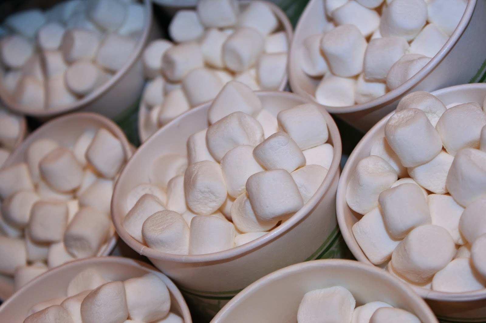 Bolling With 5 Marshmallow Toss