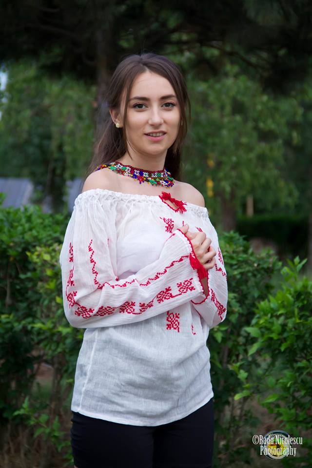 Simona's Journey!: Romanian blouse photo set