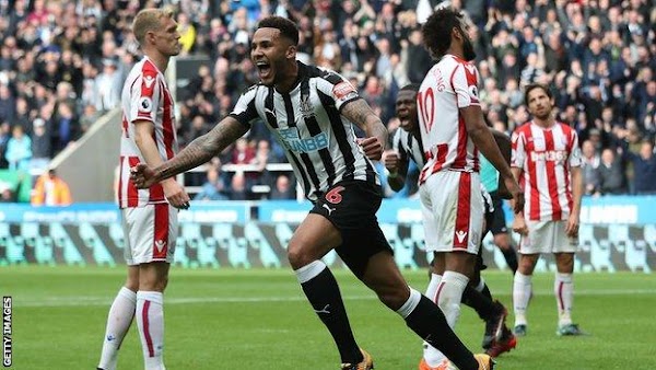 Oficial: El Newcastle renueva a Lascelles hasta 2023