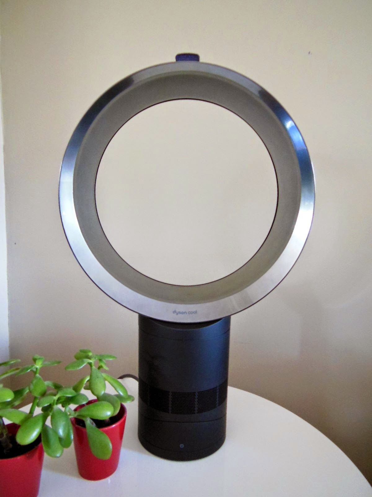 PRODUCT REVIEW DYSON AM06 DESK FAN The Beauty & Lifestyle Hunter