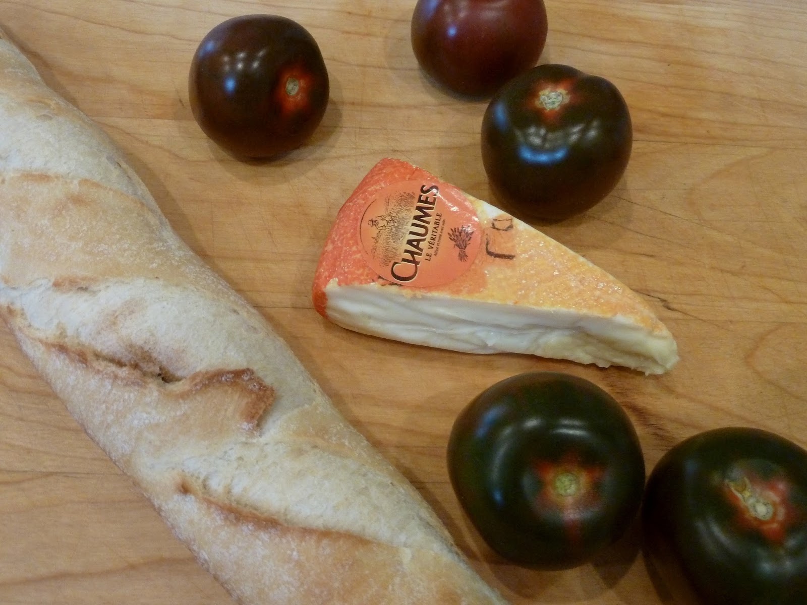 Cracked Pepper French Bread with Roasted Tomatoes and Cheese