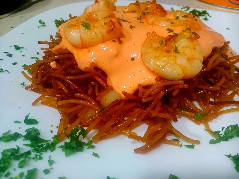 Resultado de imagen de Fideos tostados a la oriental con langostinos y suave de piquillo