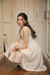 Chỉ một kiểu tóc đơn giản, Á hậu Tường San đã hóa thành 'nàng thơ' Chỉ một kiểu tóc đơn giản, Á hậu Tường San đã hóa thành 'nàng thơ'