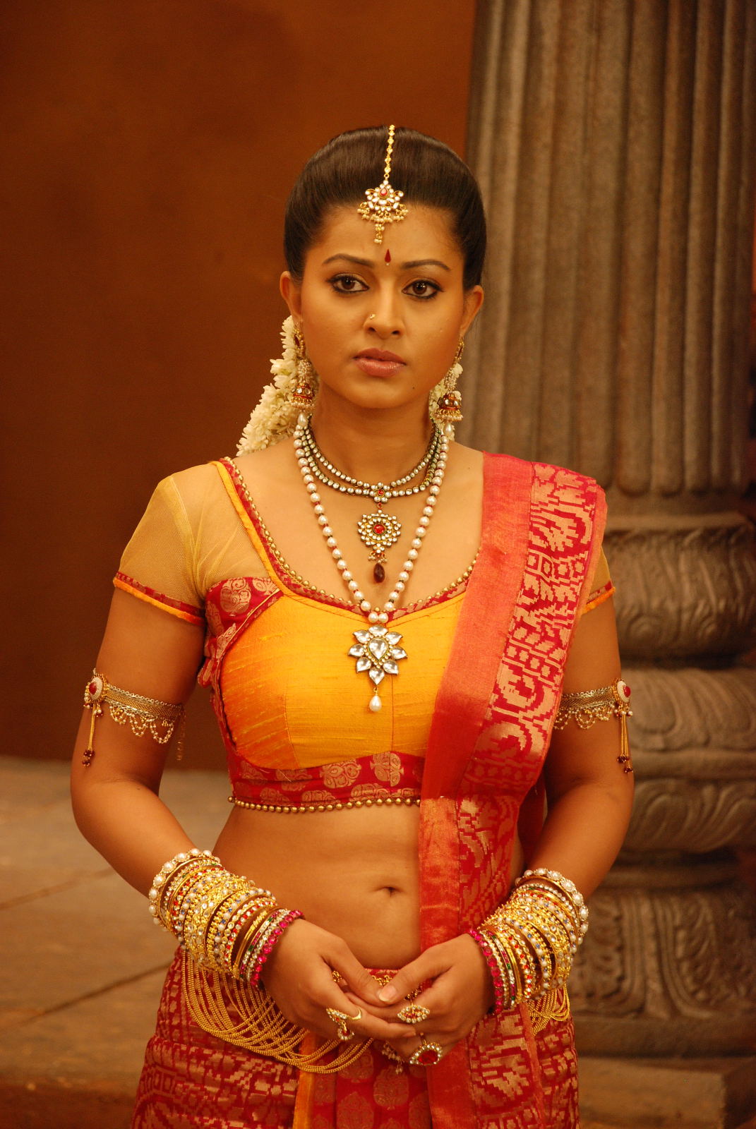 Tamil Actress Gorgeous Sneha Beautiful Hot Stills Ponnar Shankar Photo