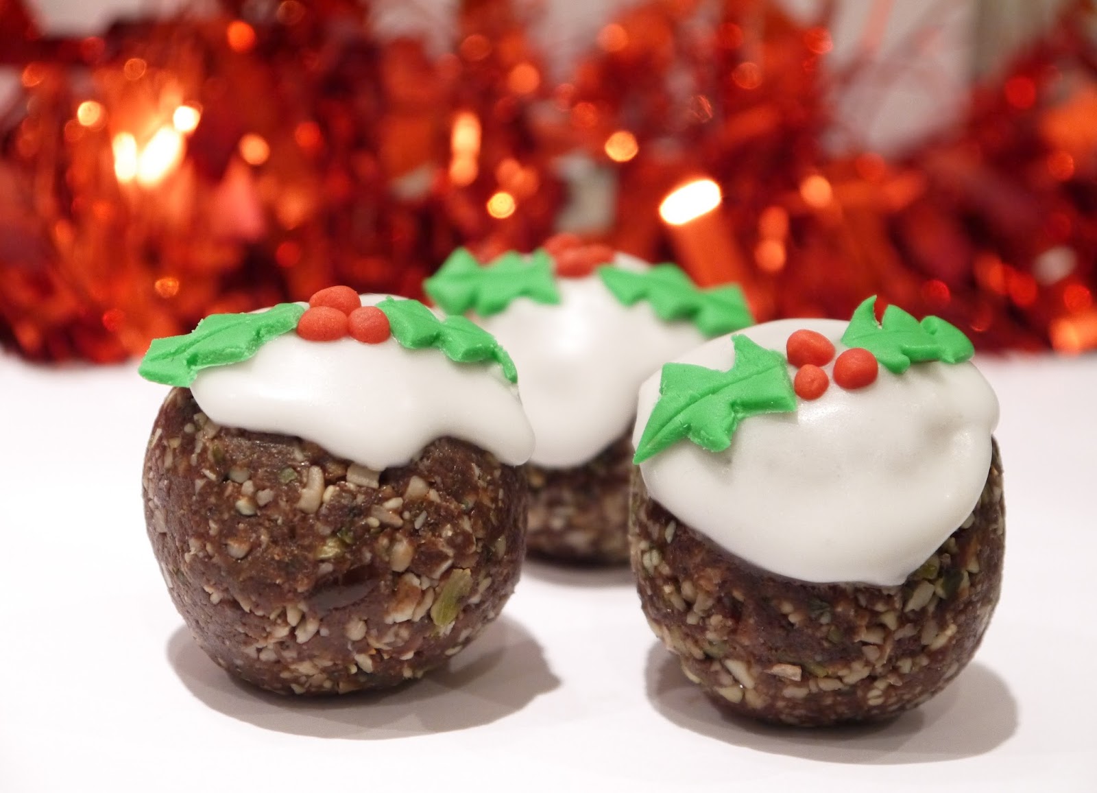 *NUT FREE* Christmas Pudding Energy Balls! The Betty Stamp