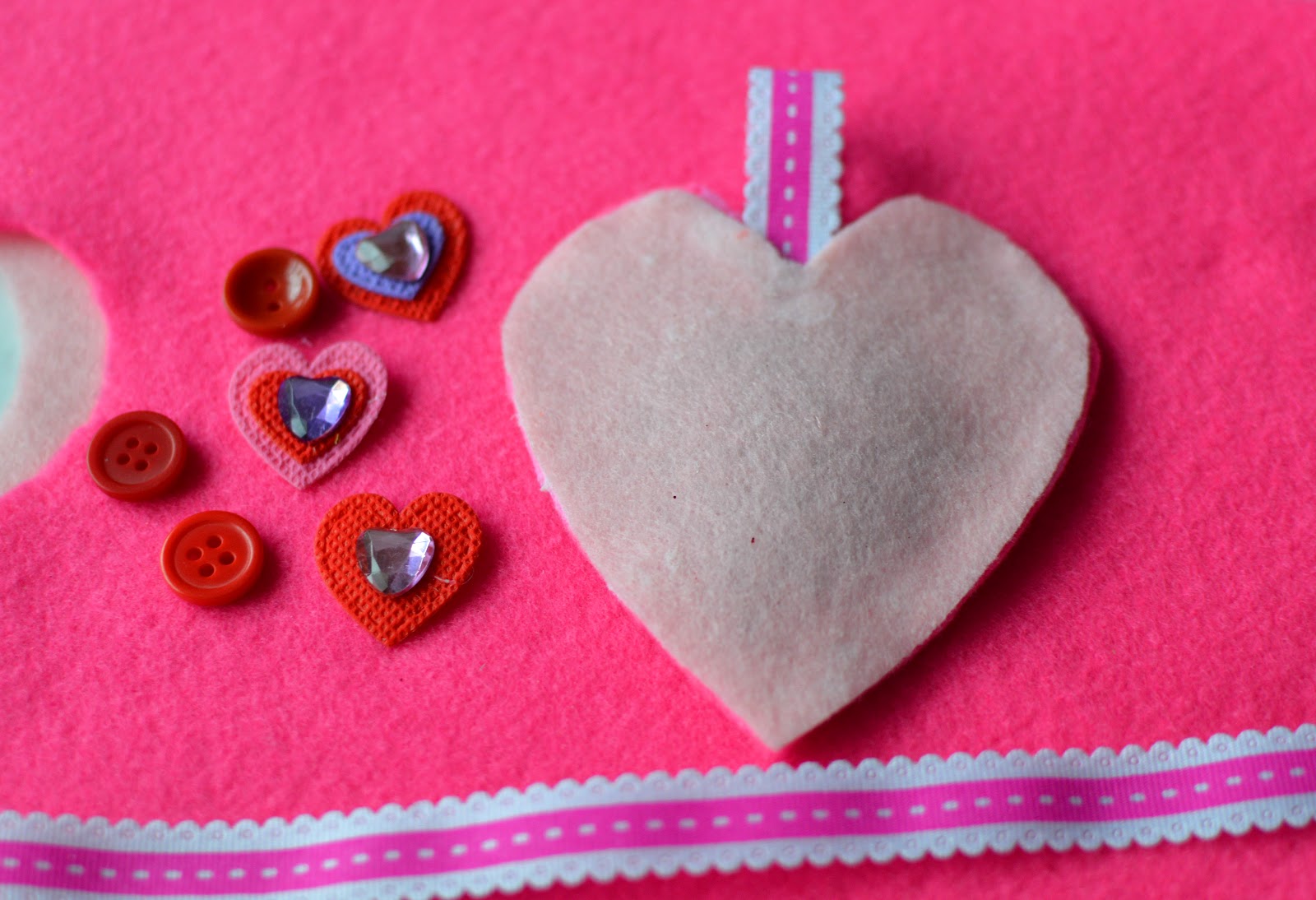 , Valentine&#8217;s Day Craft:  Make a No Sew Heart Lavender Sachet