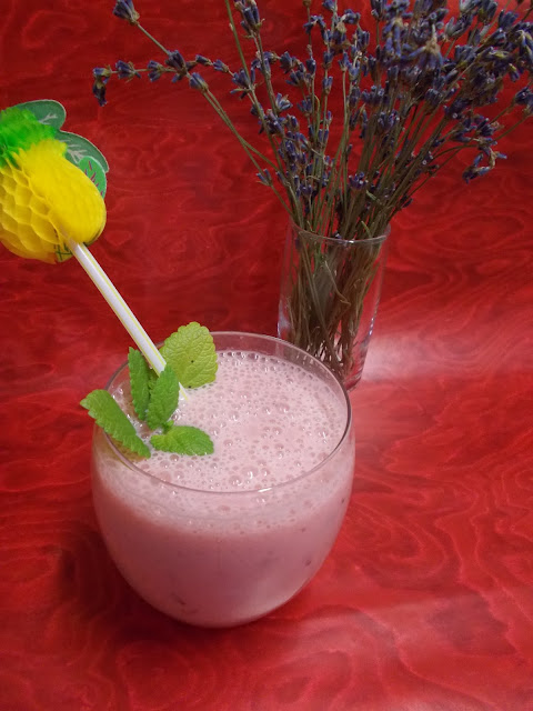 Milkshake cu nectarine,kiwi ,capsuni si cirese