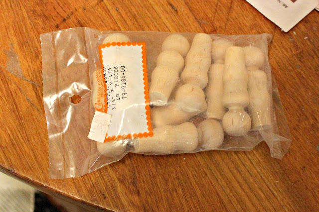 Easy DIY Wooden Peg Snowman Christmas Tree Ornaments - Organized Clutter