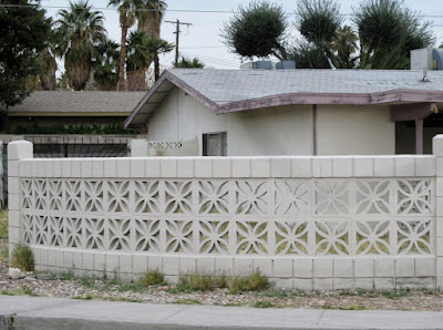 Roster Beton sebagai pagar rumah
