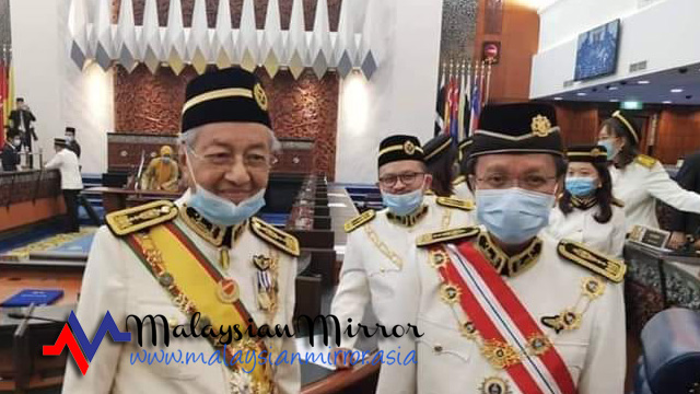 Selepas mengecewakan negara, mana mungkin DYMM Agong sanggup melantik Mahathir sebagai Perdana Menteri ke-9 walaupun beliau mempunyai sokongan yang cukup seperti yang didakwa oleh Shafie Apdal?