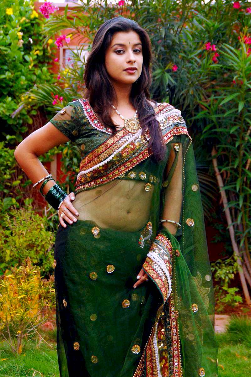 top sweet faces: Madhurima Banerjee Low Saree Hot Hip and 