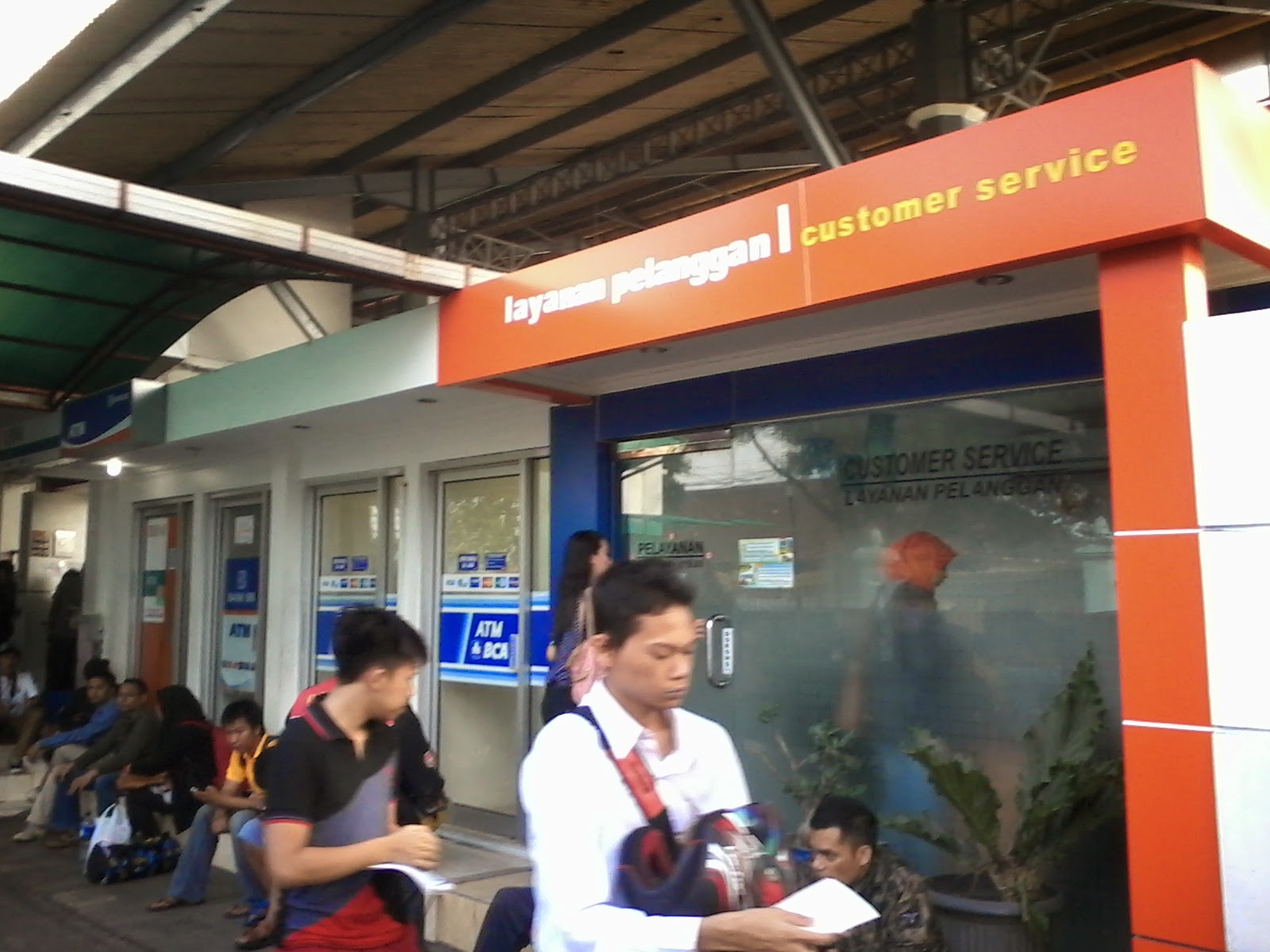 Kereta Api Indonesia Melihat Stasiun Lempuyangan Yogyakarta Dari Dekat