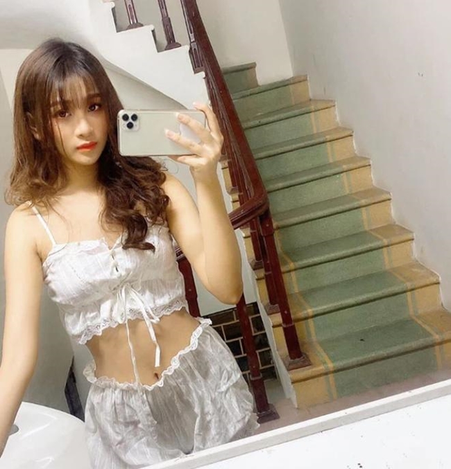 Lyly Sury lộ ảnh nóng