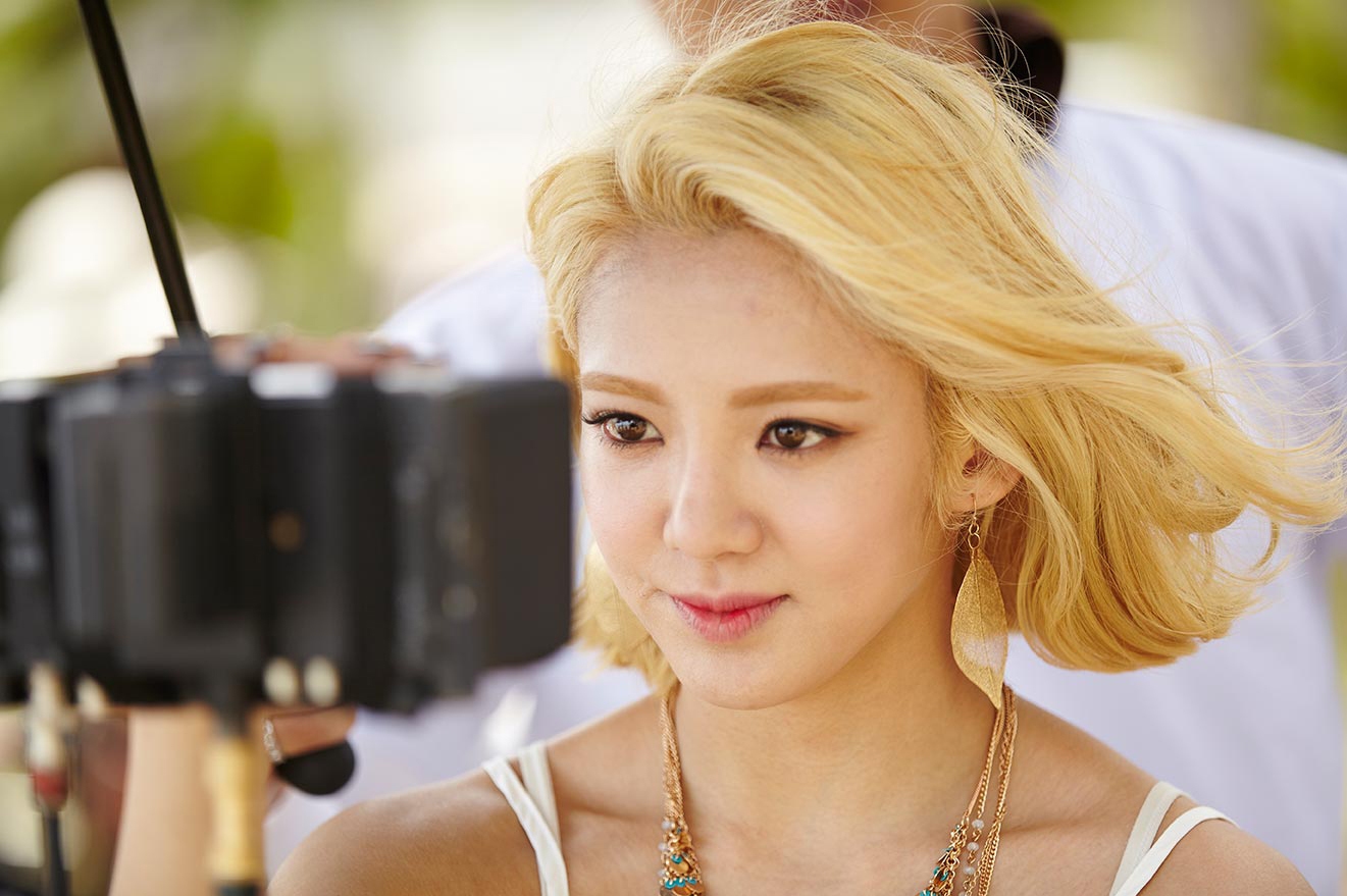 Browse the hot behind the scene pictures from SNSD's 'Party'...