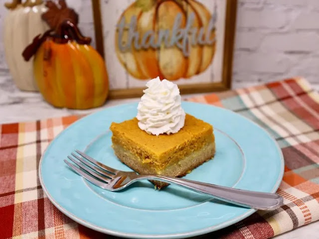 Paula Deen’s Pumpkin Gooey Butter Cake