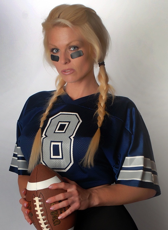 Beauty Babes: NFL FOOTBALL BABES IN JERSEY'S, CAP'S, T-SHIRT'S and