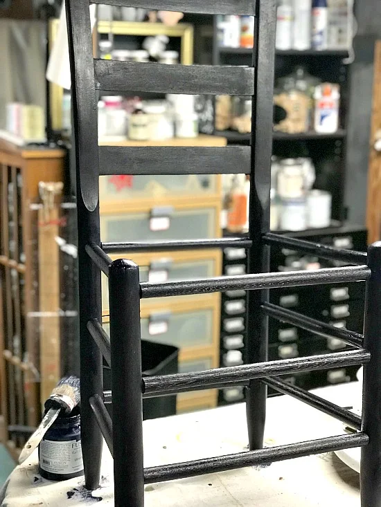 Painting a vintage chair with Fusion Mineral Paint