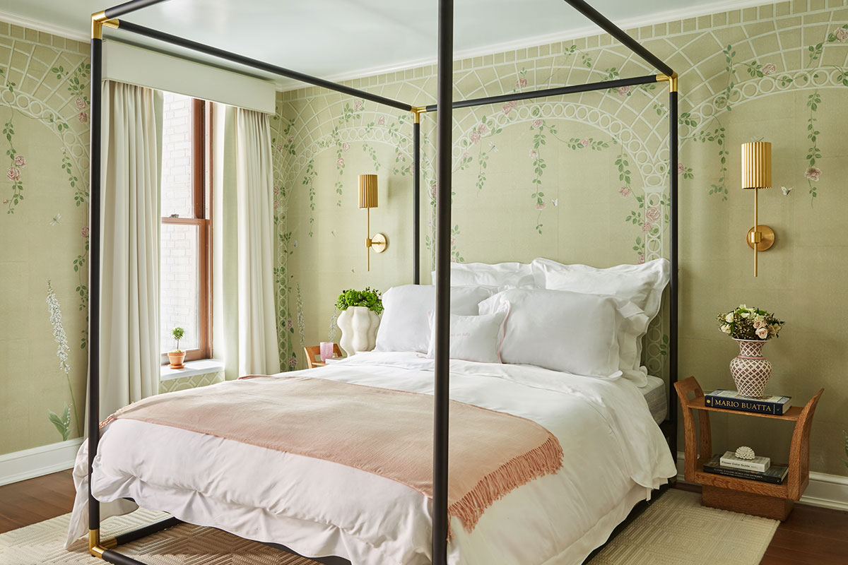 Décor Inspiration: A Romantic Upper East Side Townhouse Bedroom by Ariel Okin