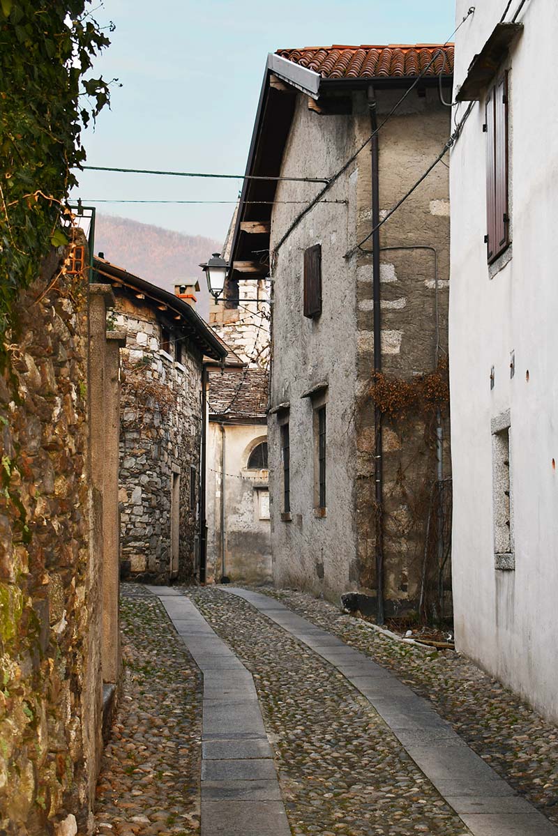 Borghi più belli del Piemonte Mergozzo sentiero azzurro