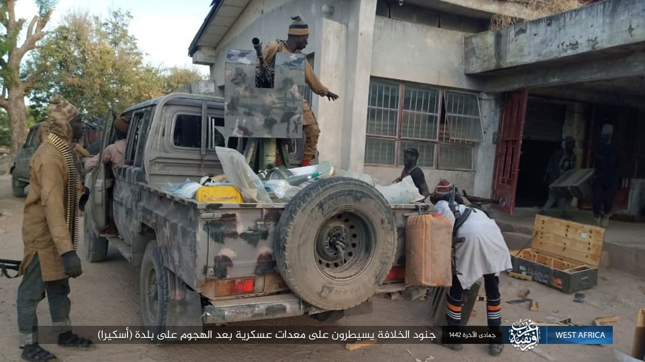 مثل الموصل داعش الارهابي يطرد الجيش النيجيري