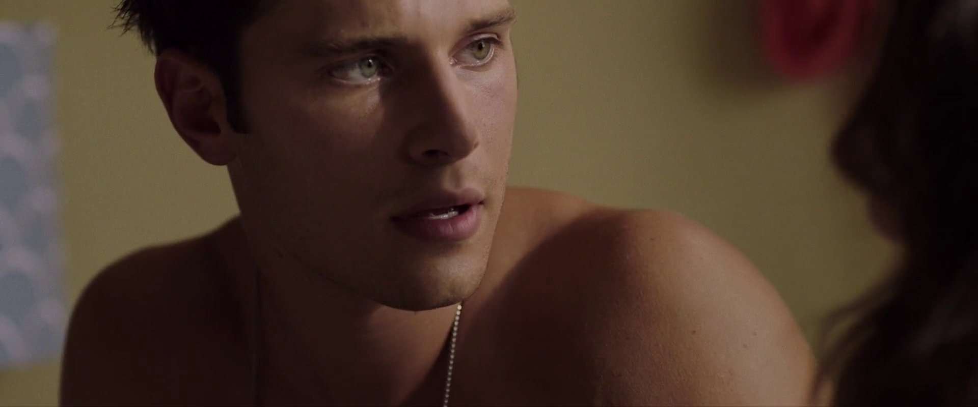 ausCAPS: Ronen Rubinstein nude in Smiley Face Killers